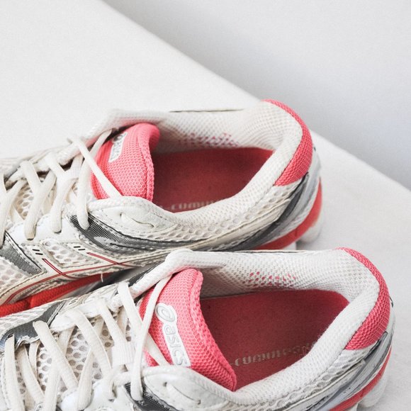 Asics Gel-Cumulus 14 Pink & Silver Sneakers - Picture 4 of 12
